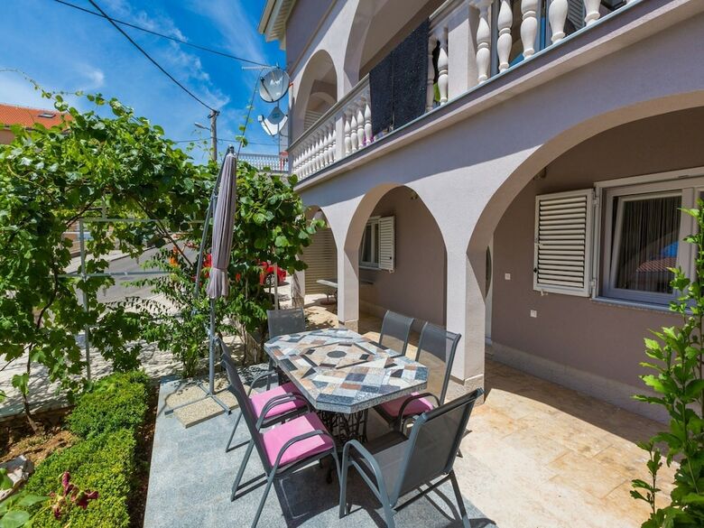 Apartments Mirela