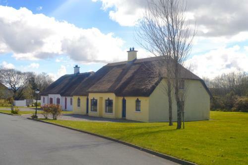 Cottage 33 Old Killarney Village Killarney