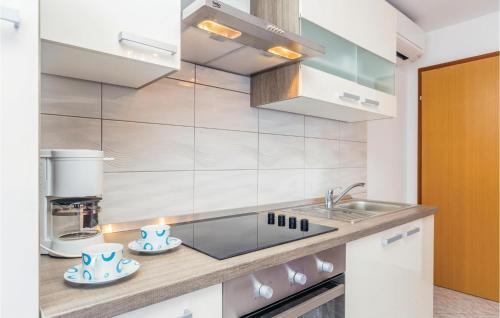 Two-bedroom Apartment Jurandvor 06