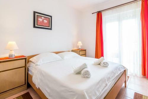 Apartment Arbanija 7543b