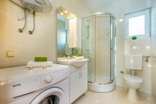 Four-bedroom Holiday Home In Dramalj I