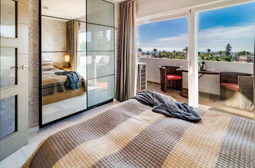 Rg - Elegant 2 Bedroom Apartment In Puerto B