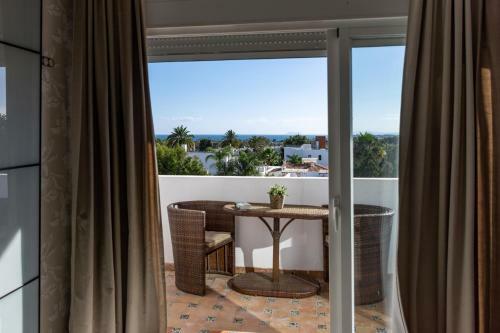 Rg - Elegant 2 Bedroom Apartment In Puerto B
