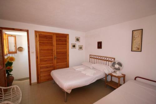 Three-bedroom Holiday Home In Geremeas II
