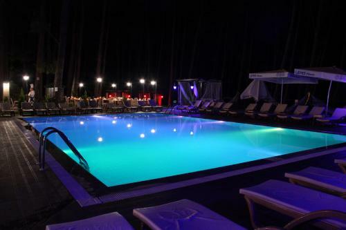 Green Forest Hotel - Adults Only