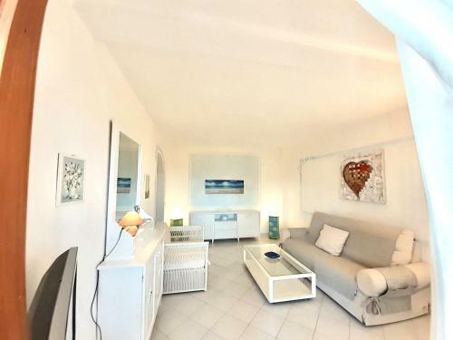 Baia De Bahas - Apartments & Resort