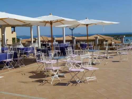 Baia De Bahas - Apartments & Resort