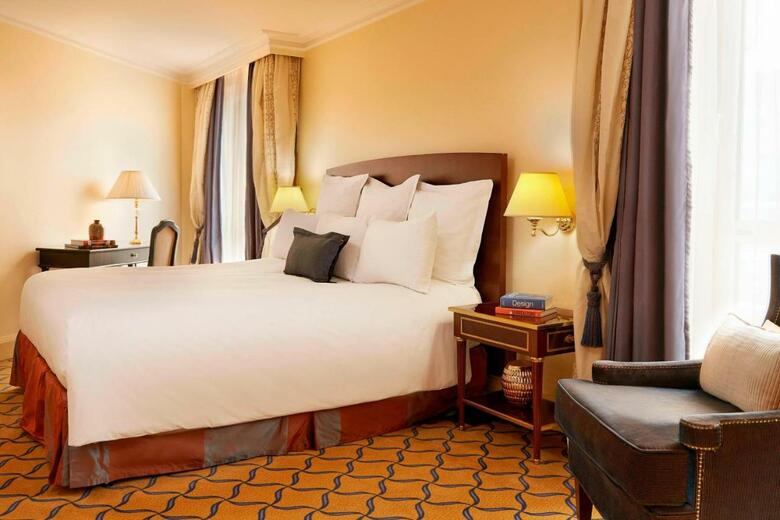 Renaissance Paris La Defense Hotel, A Marriott Luxury & Lifestyle Hotel