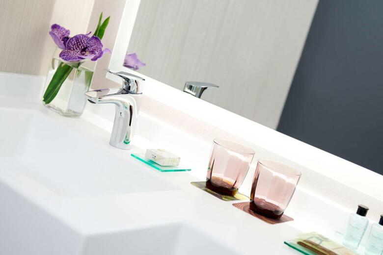 Renaissance Paris La Defense Hotel, A Marriott Luxury & Lifestyle Hotel