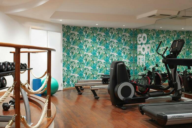 Renaissance Paris La Defense Hotel, A Marriott Luxury & Lifestyle Hotel