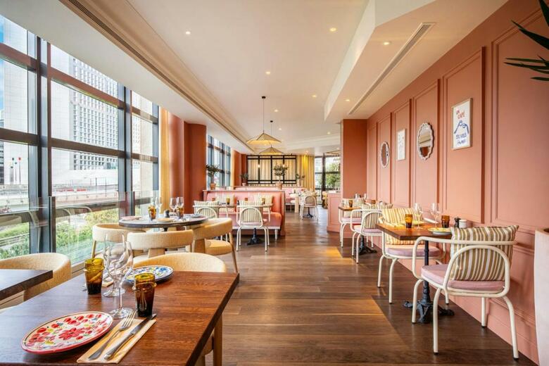 Renaissance Paris La Defense Hotel, A Marriott Luxury & Lifestyle Hotel