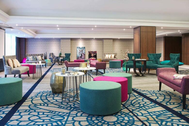 Renaissance Paris La Defense Hotel, A Marriott Luxury & Lifestyle Hotel