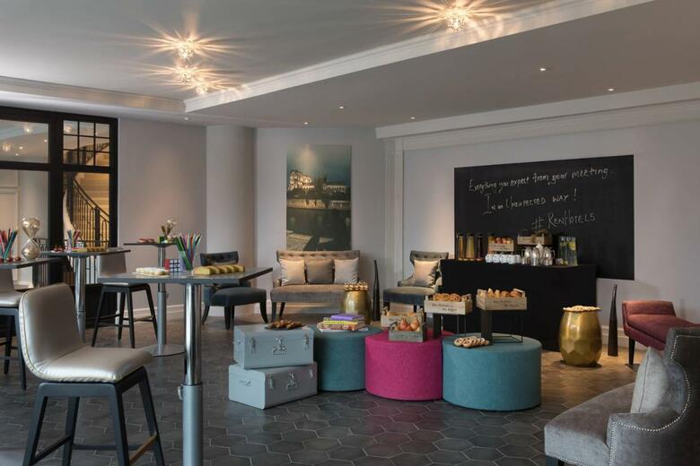 Renaissance Paris La Defense Hotel, A Marriott Luxury & Lifestyle Hotel