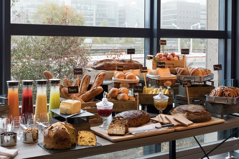Renaissance Paris La Defense Hotel, A Marriott Luxury & Lifestyle Hotel
