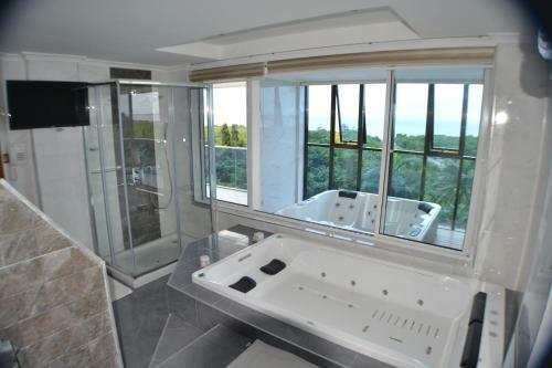 Hotel Tanga Beach Resort & Spa