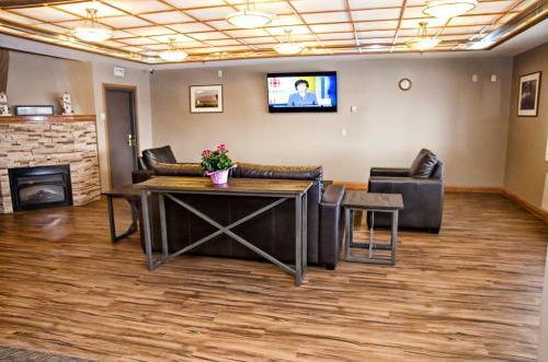 Posada Lakeview Inn & Suites Brandon