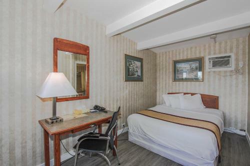 Motel Canadas Best Value Inn Chinook Station
