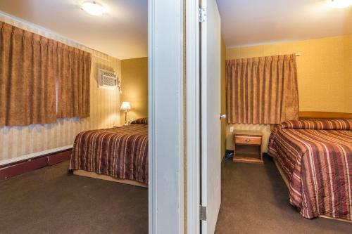 Motel Canadas Best Value Inn Chinook Station