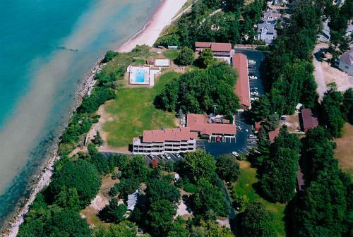Hotel Lake Bluff Inn And Suites