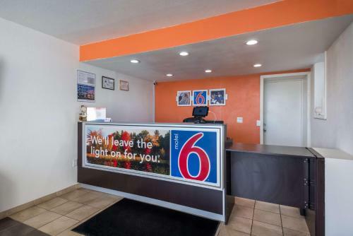 Hotel Motel 6 Connelly Springs