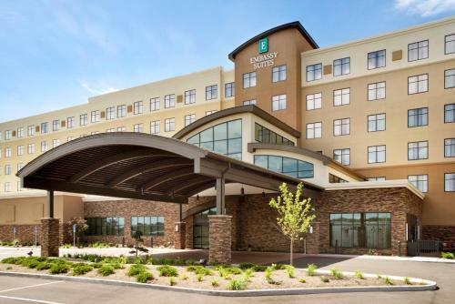Hotel Embassy Suites By Hilton Akron Canton Airport