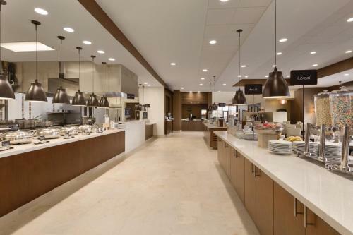 Hotel Embassy Suites By Hilton Akron Canton Airport