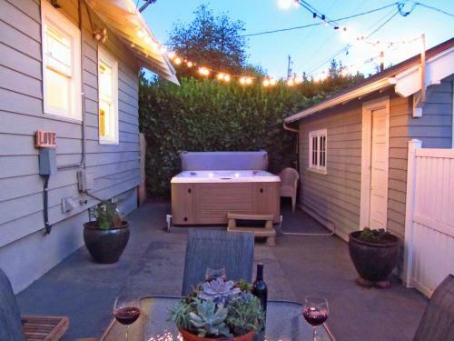 Hostal Portland Piedmont Guesthouse