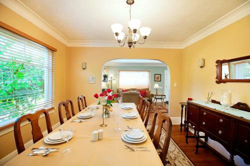 Hostal Portland Piedmont Guesthouse