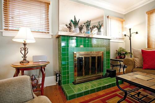 Hostal Portland Piedmont Guesthouse