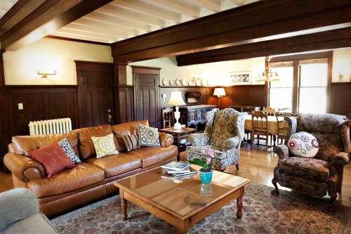The Gatewood Bed And Breakfast