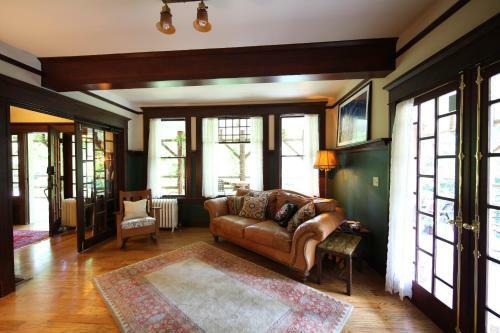 The Gatewood Bed And Breakfast