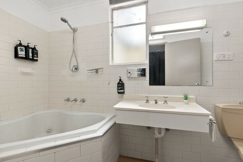Hotel Motel Adelaide Paringa