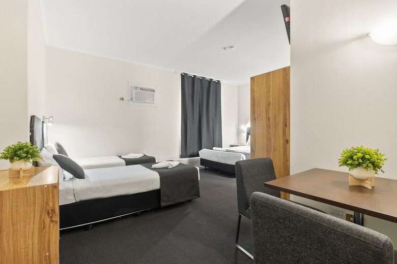 Hotel Motel Adelaide Paringa