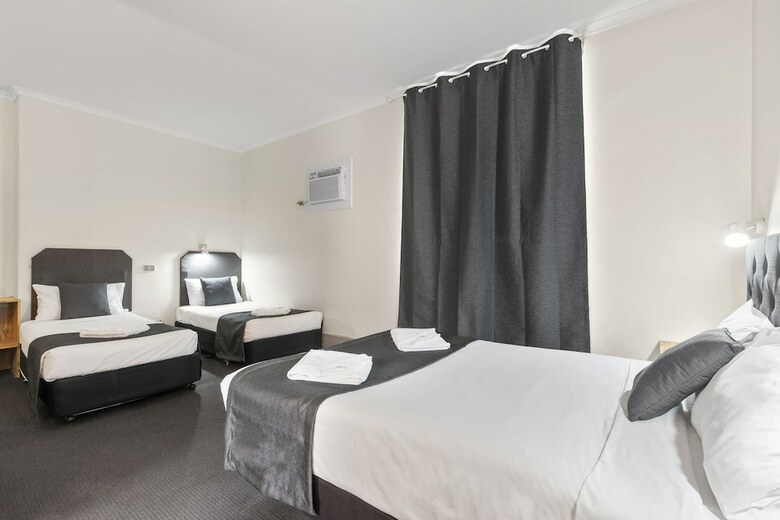 Hotel Motel Adelaide Paringa