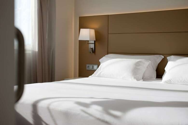 Hotel NH Pamplona Iru�a Park