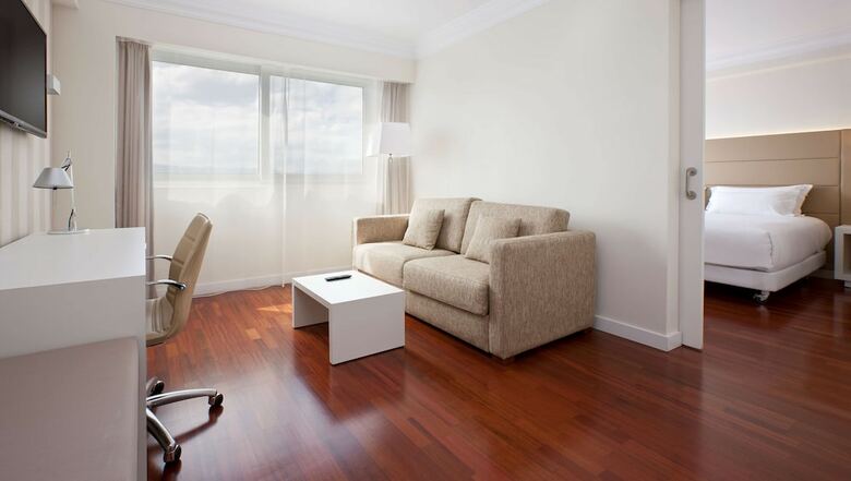 Hotel NH Pamplona Iru�a Park