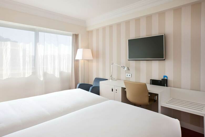 Hotel NH Pamplona Iru�a Park