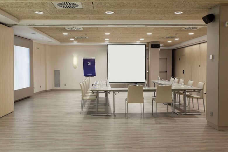 Hotel NH Pamplona Iru�a Park