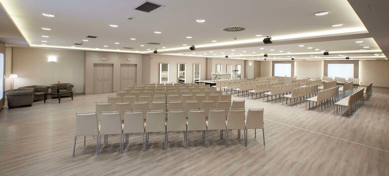 Hotel NH Pamplona Iru�a Park