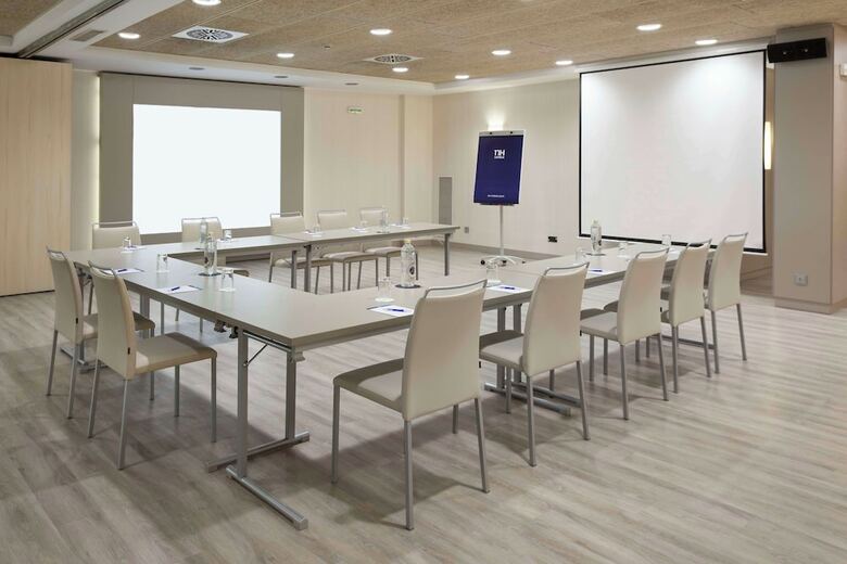 Hotel NH Pamplona Iru�a Park