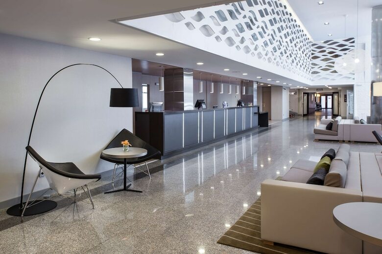 Hotel NH Pamplona Iru�a Park
