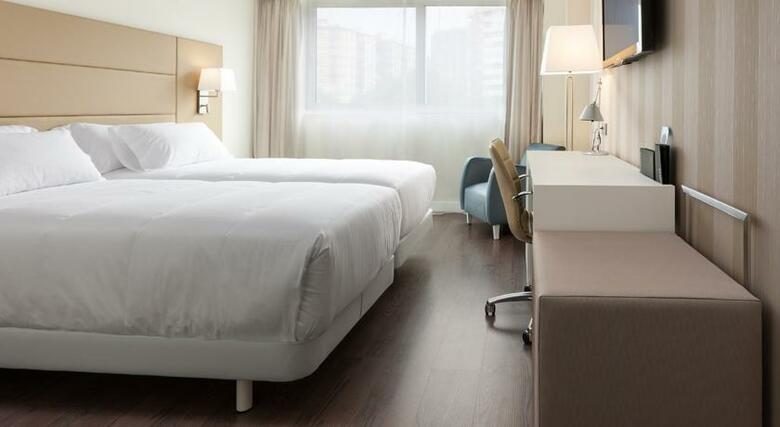 Hotel NH Pamplona Iru�a Park