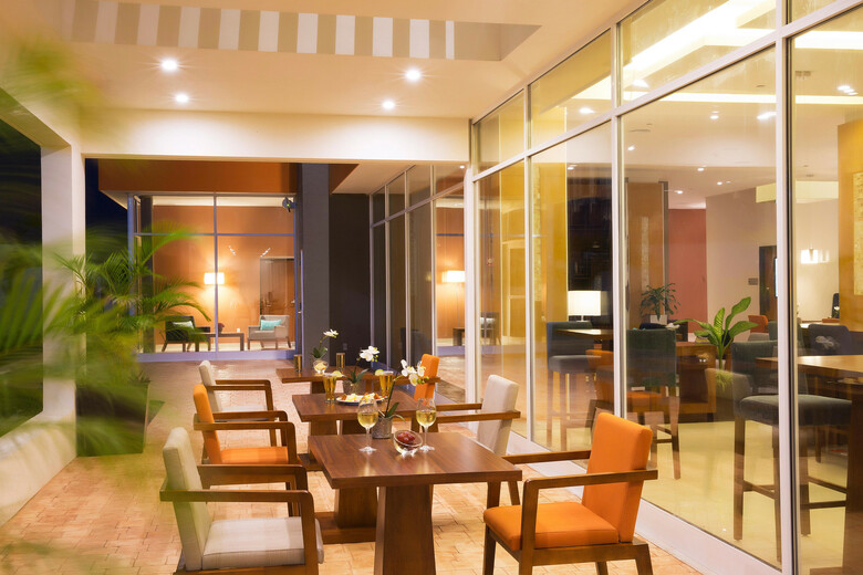 Hotel Hampton Inn & Suites Paraiso