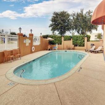 Hotel Comfort Inn