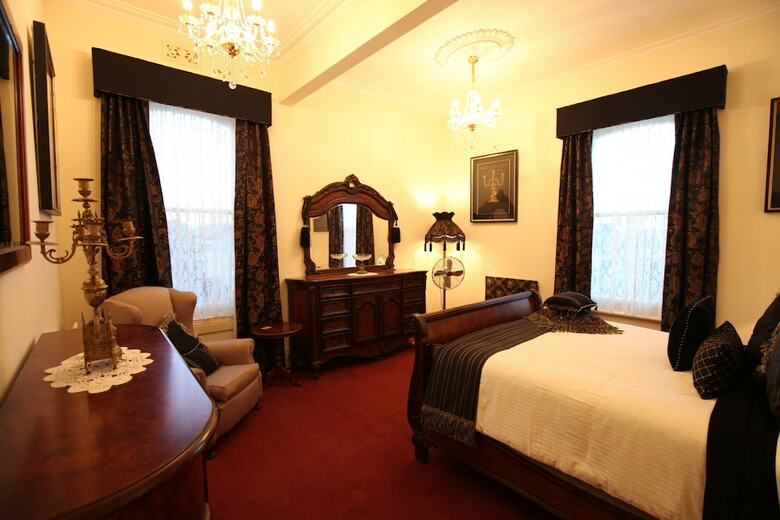 Bed & Breakfast The Grand On Macfie