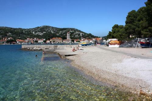 Hostal Triple Room Tisno 5128a