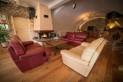 Hostal Chalet Les Moineaux Chambres D'h�tes