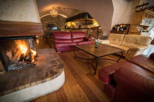 Hostal Chalet Les Moineaux Chambres D'h�tes