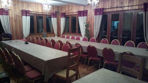 Hostal Chalet Les Moineaux Chambres D'h�tes