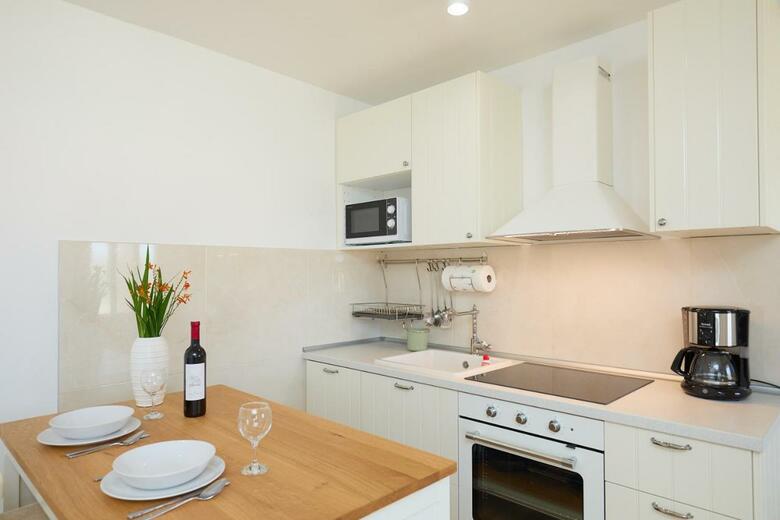 Residencia Guesthouse Anica